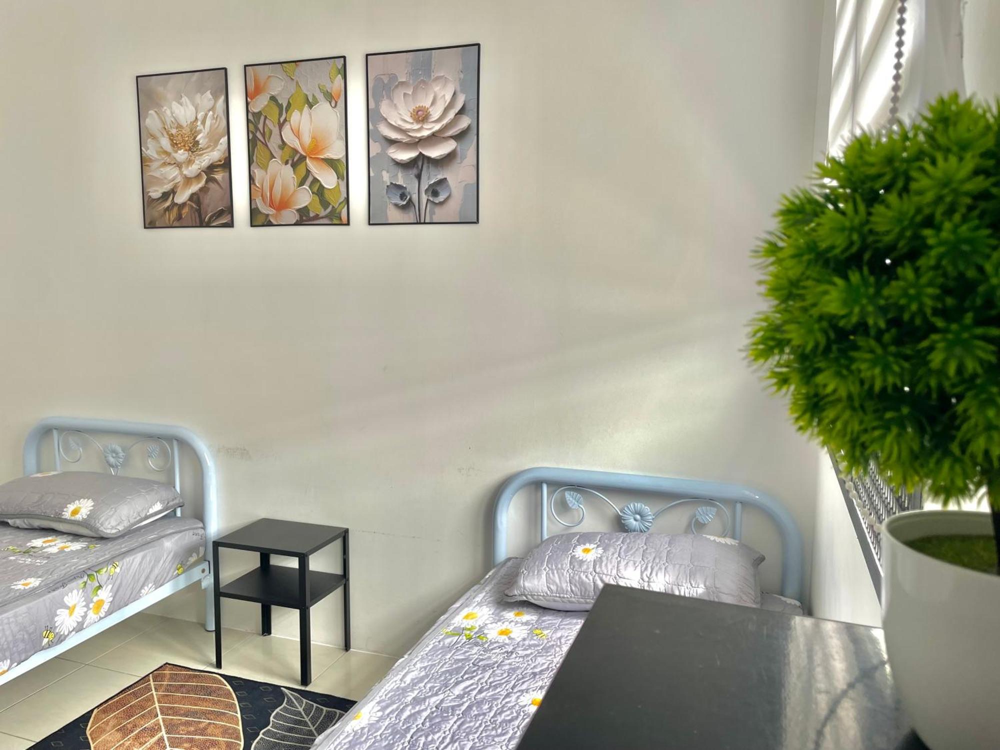 Hanan Homestay Klebang Ipoh With A View Of Mount Korbu, For Musl!M Only!! Exteriör bild